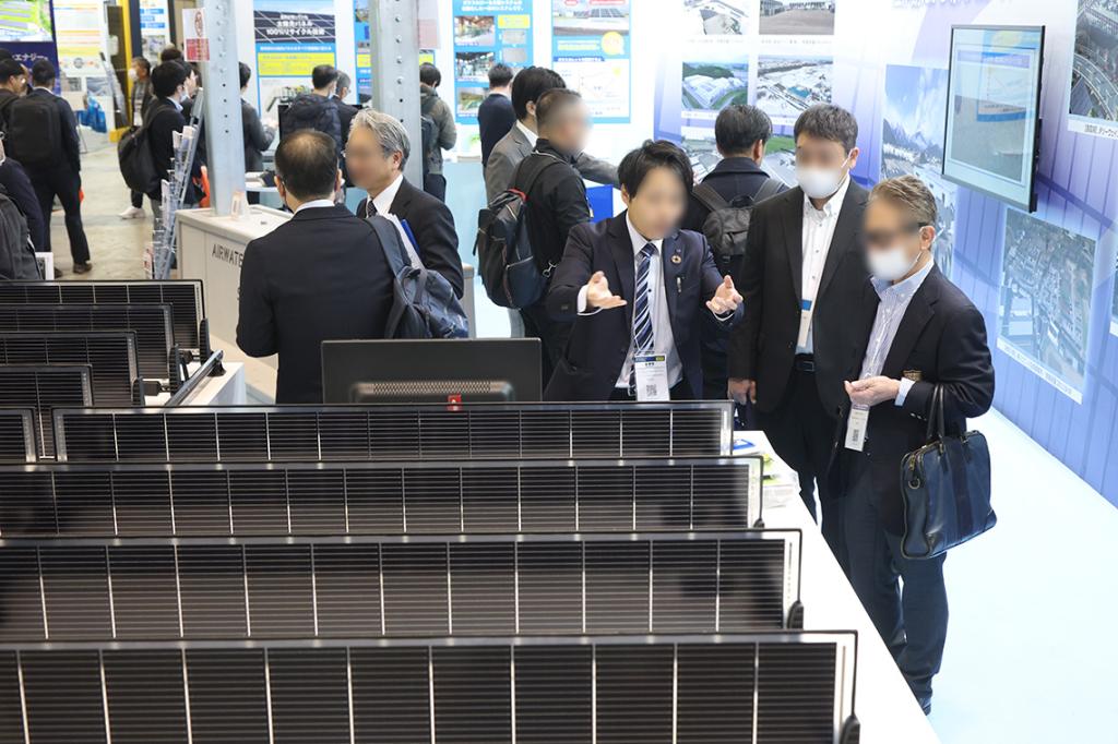 建材一体型太陽光発電（ＢＩＰＶ）の普及も期待されている（３月の「スマートエネルギーＷｅｅｋ春」内の特別企画「ＢＩＰＶ　ＷＯＲＬＤ」、ＲＸ　Ｊａｐａｎ提供）