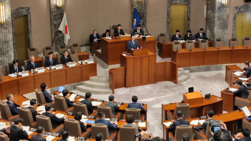 鈴木康友静岡県知事は県議会でリニア建設容認を表明