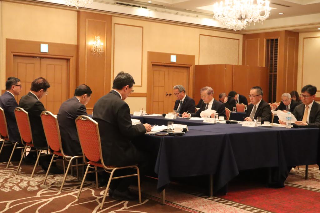 京都の産学官トップが集まり、４月に２回目を実施した「京都未来戦略会議」