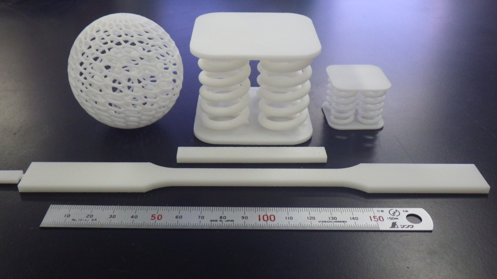 ＰＯＭパウダーを用いた３Ｄプリンター造形品（ダイセル提供）