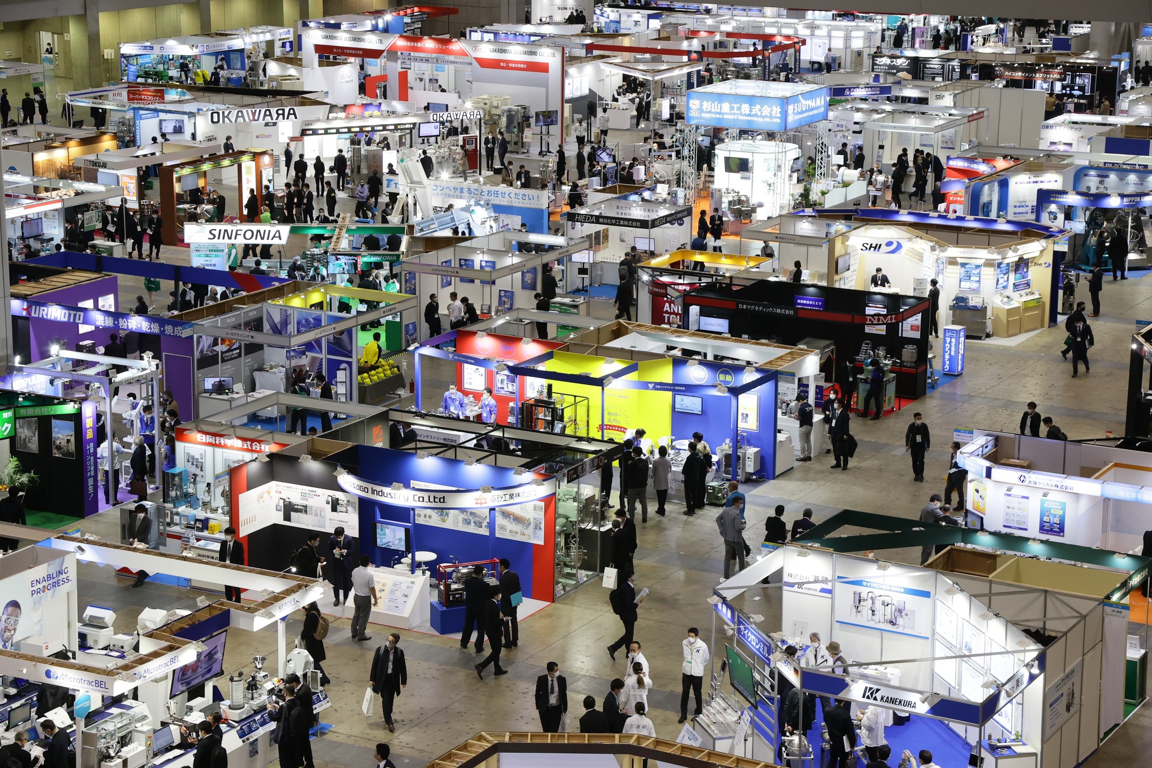 多くの来場者を集めた「国際粉体工業展東京２０２２」（２０２２年１２月）