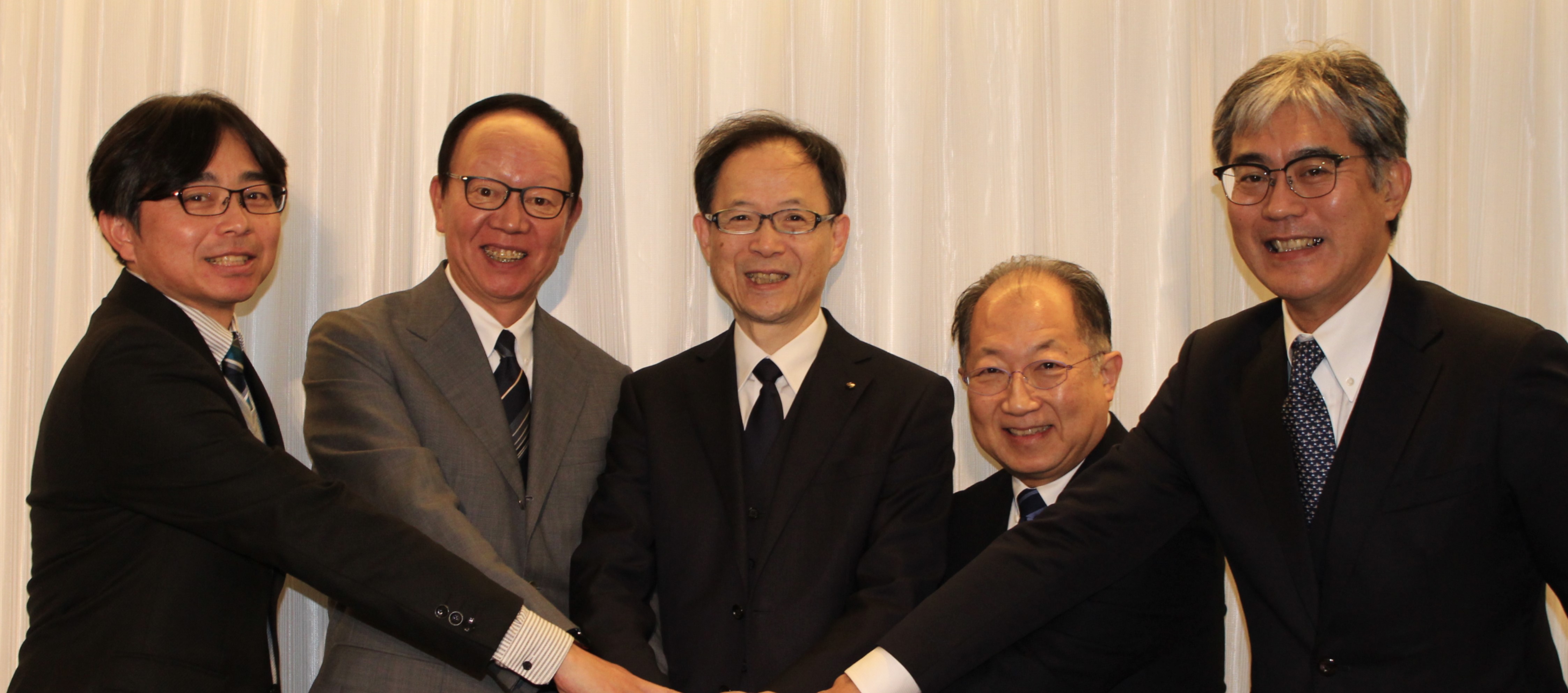 半導体関連産業の振興を誓った