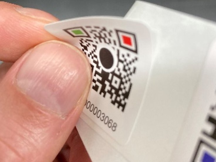 ＱＲコードを記載したラベル。温度変化で不可逆的に変色する