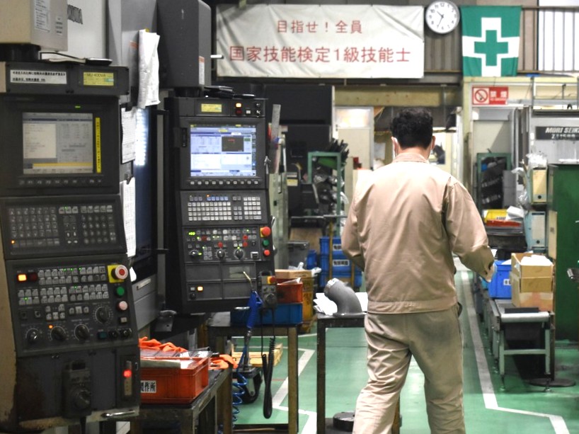 部品加工能力を増強する本社工場