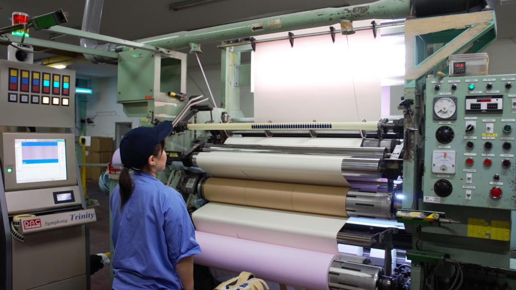 岩通ケミカルクロス栃木事業所（切断作業）