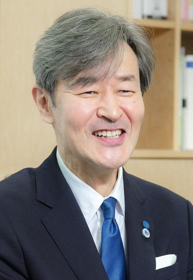 学長　梅原 出氏