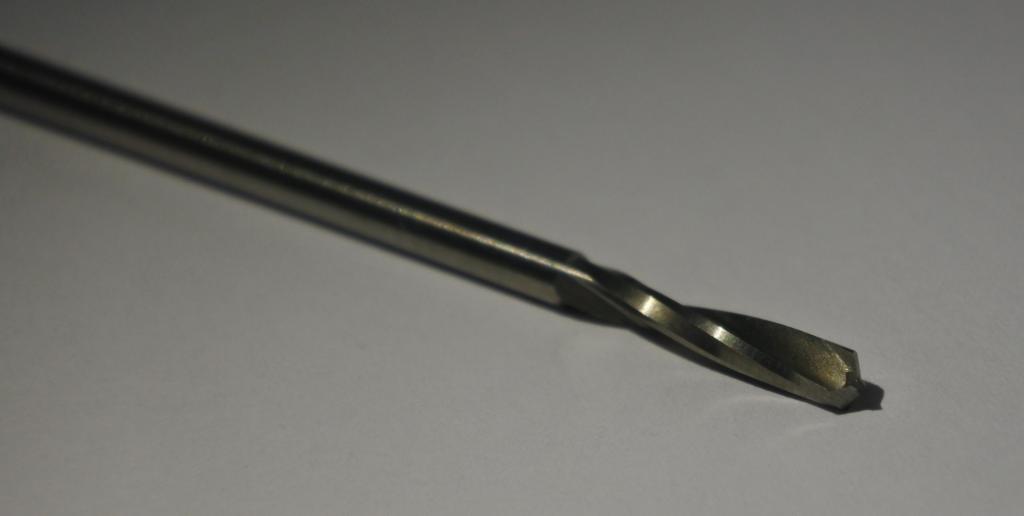 母材にチタン合金を使用し、医療用に使えるようにしたオー・ケー・シーの工具