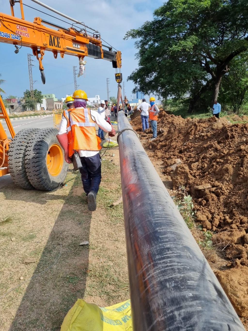 インドでの導管敷設現場（大阪ガス）