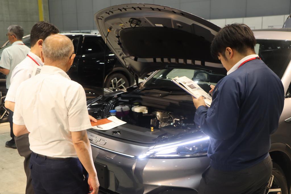 次世代自動車センター浜松の車両展示説明会