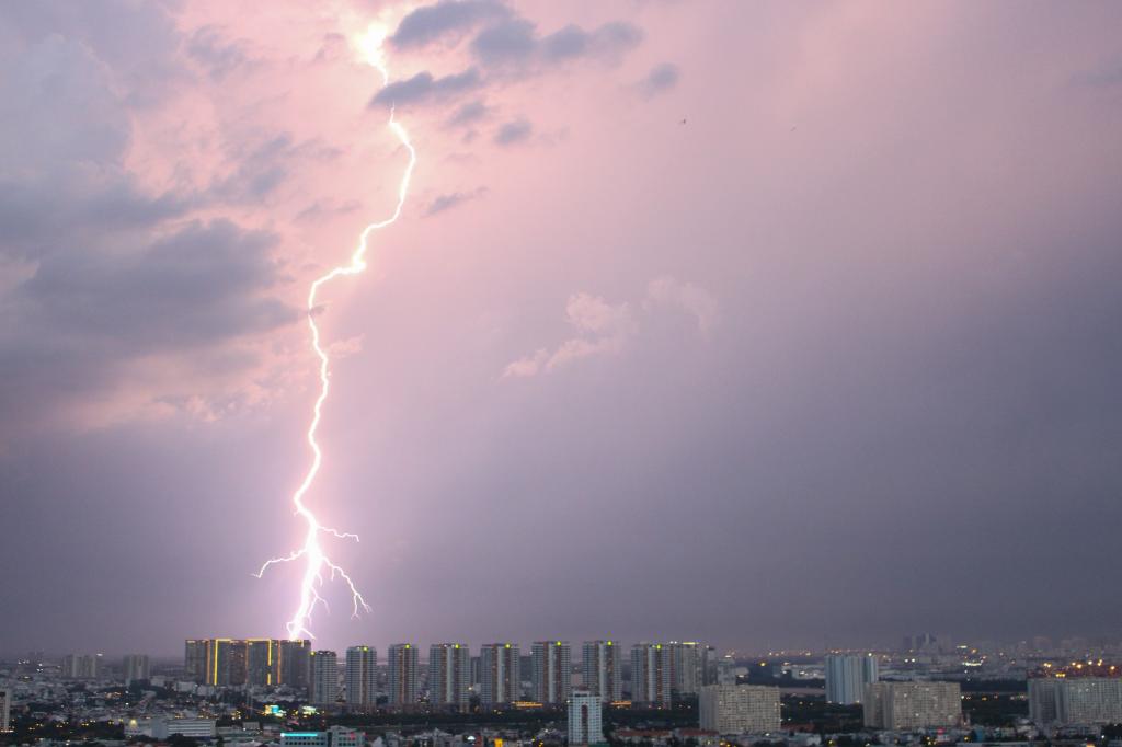 落雷は瞬低の主な原因となる